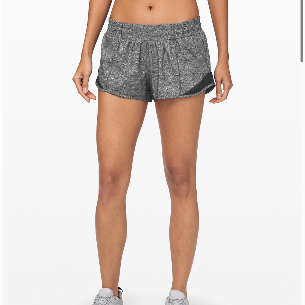 lululemon hotty hot shorts size 8, 2.5 inch